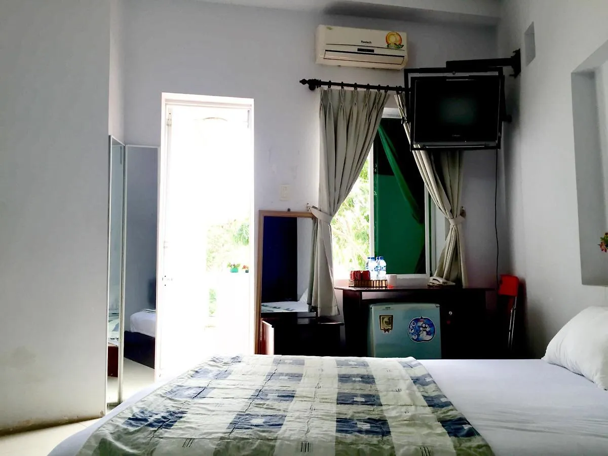 Hoang Cam Guesthouse فونج تاو 0*,