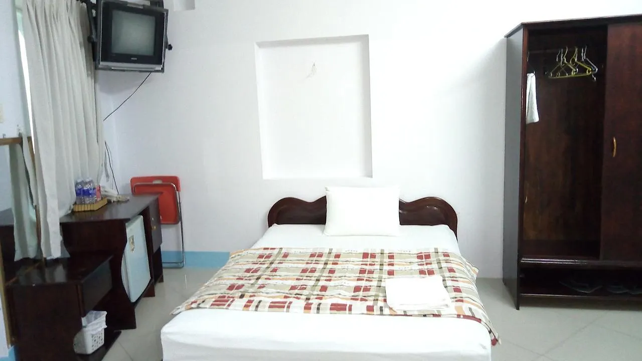 Hoang Cam Guesthouse فونج تاو