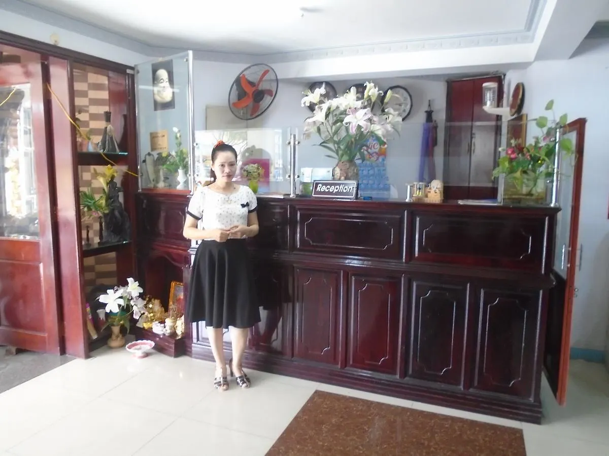 Hoang Cam Guesthouse فونج تاو بيت ضيافة