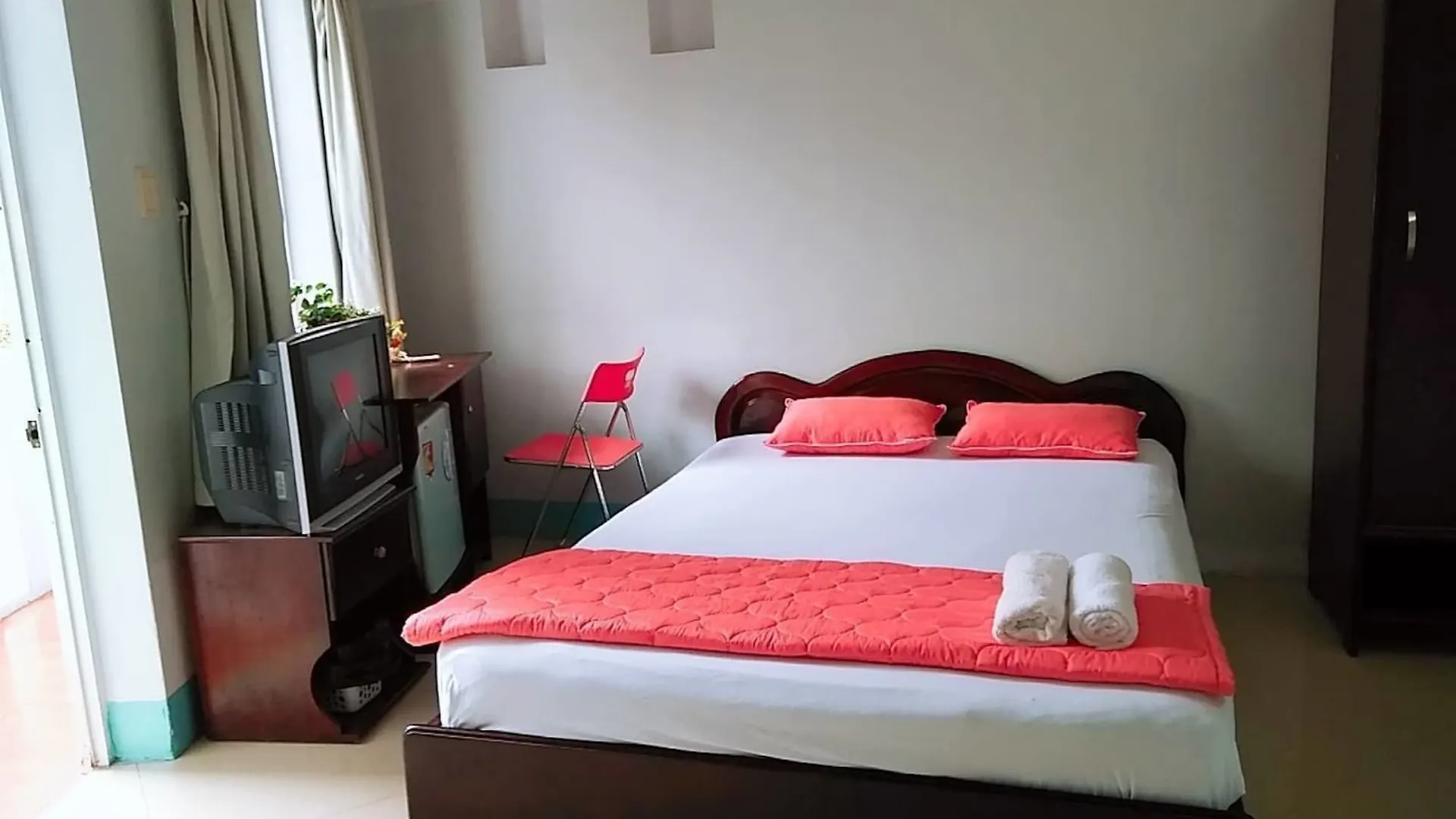Hoang Cam Guesthouse فونج تاو 0*,