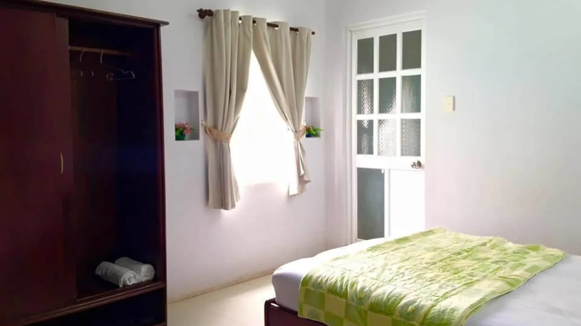 Hoang Cam Guesthouse فونج تاو بيت ضيافة